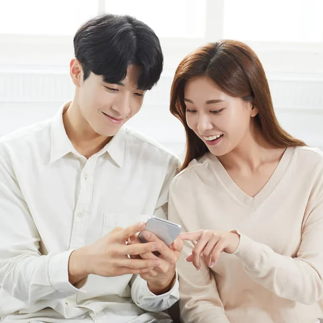 대구직장인일수 상담 자료를 정리하는 사무실 책상